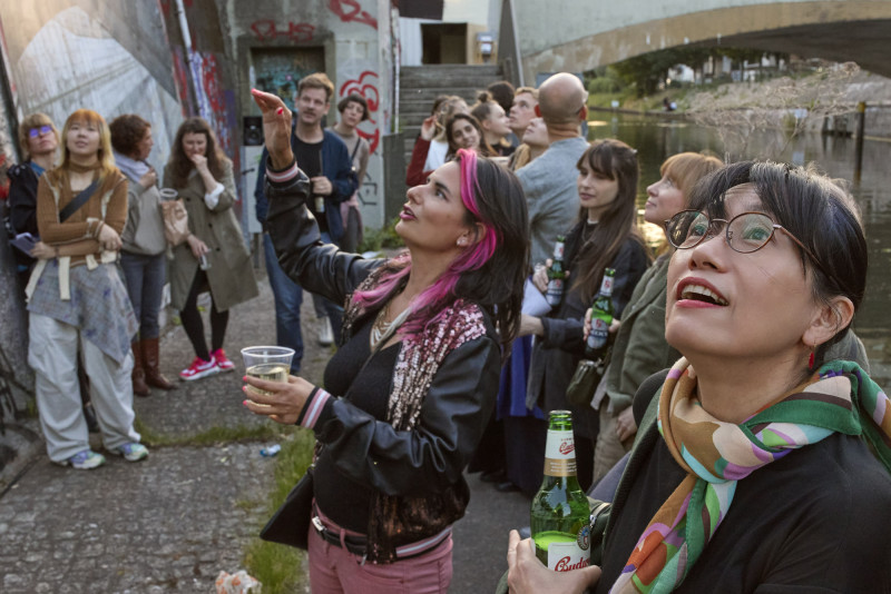 Bild für EARTH'S SHADOW, MOON'S CRUST